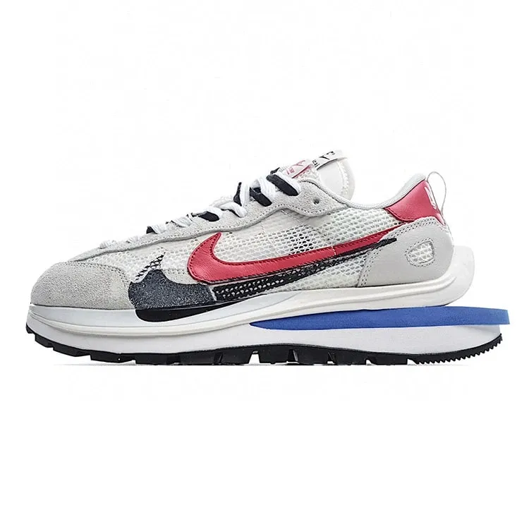 Nike x sacai VaporWaffle 'Royal Fuchsia'