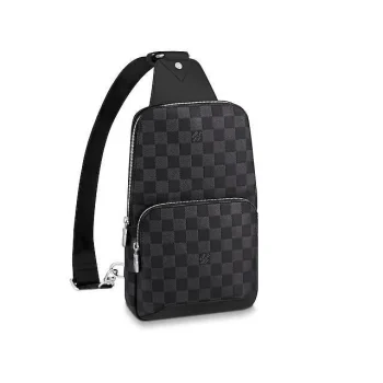 Louis Vuitton（ルイヴィトン）アヴェニュースリングバッグ