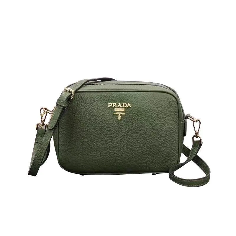 PRADA(プラダ) レザー ショルダーバッグ グリーン